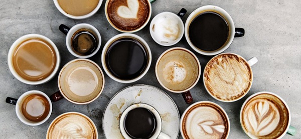 Uống cà phê không chỉ giúp bạn tỉnh táo hơn mà còn làm đẹp da