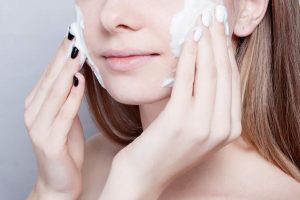 Làm sạch da là bước không thể bỏ qua khi chăm sóc da