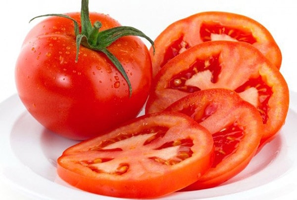 Cà chua chứa rất ít chất béo và hầu như không có đường