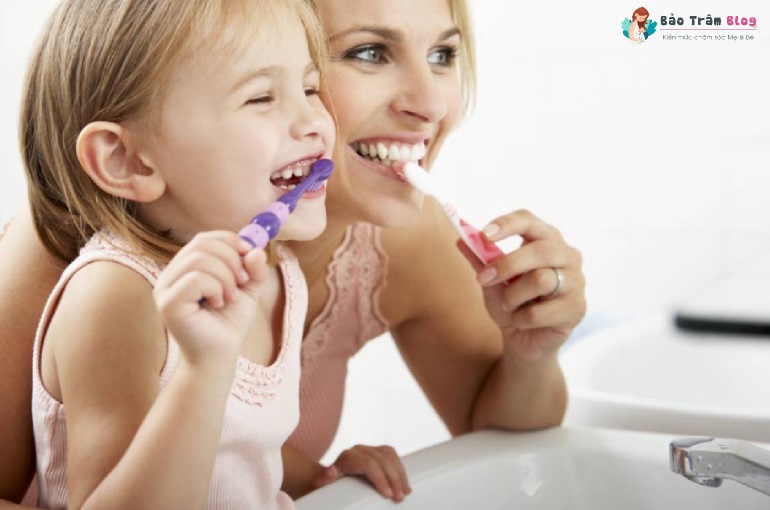 Cách chăm sóc răng miệng cho trẻ theo từng giai đoạn 9