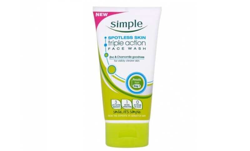 Sữa rửa mặt simple kind to skin refreshing facial wash